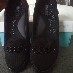 Bzees slip on shoe